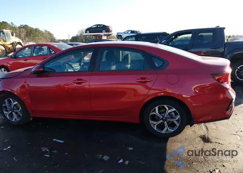 2019 Kia Forte Lxs z USA, uszkodzony, nr VIN 3KPF24AD2KE048901